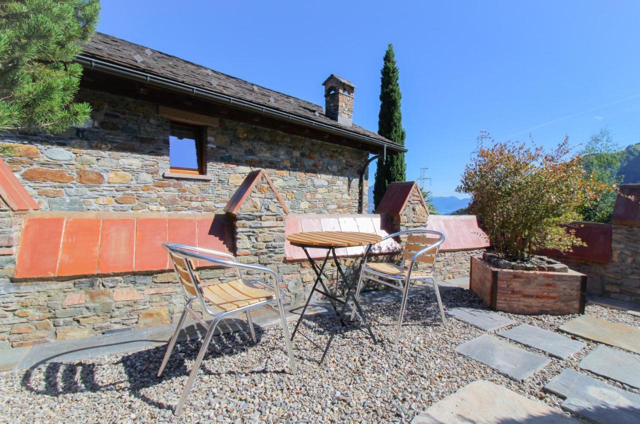 Residenza Castellum Apartment Stazzona Luaran gambar