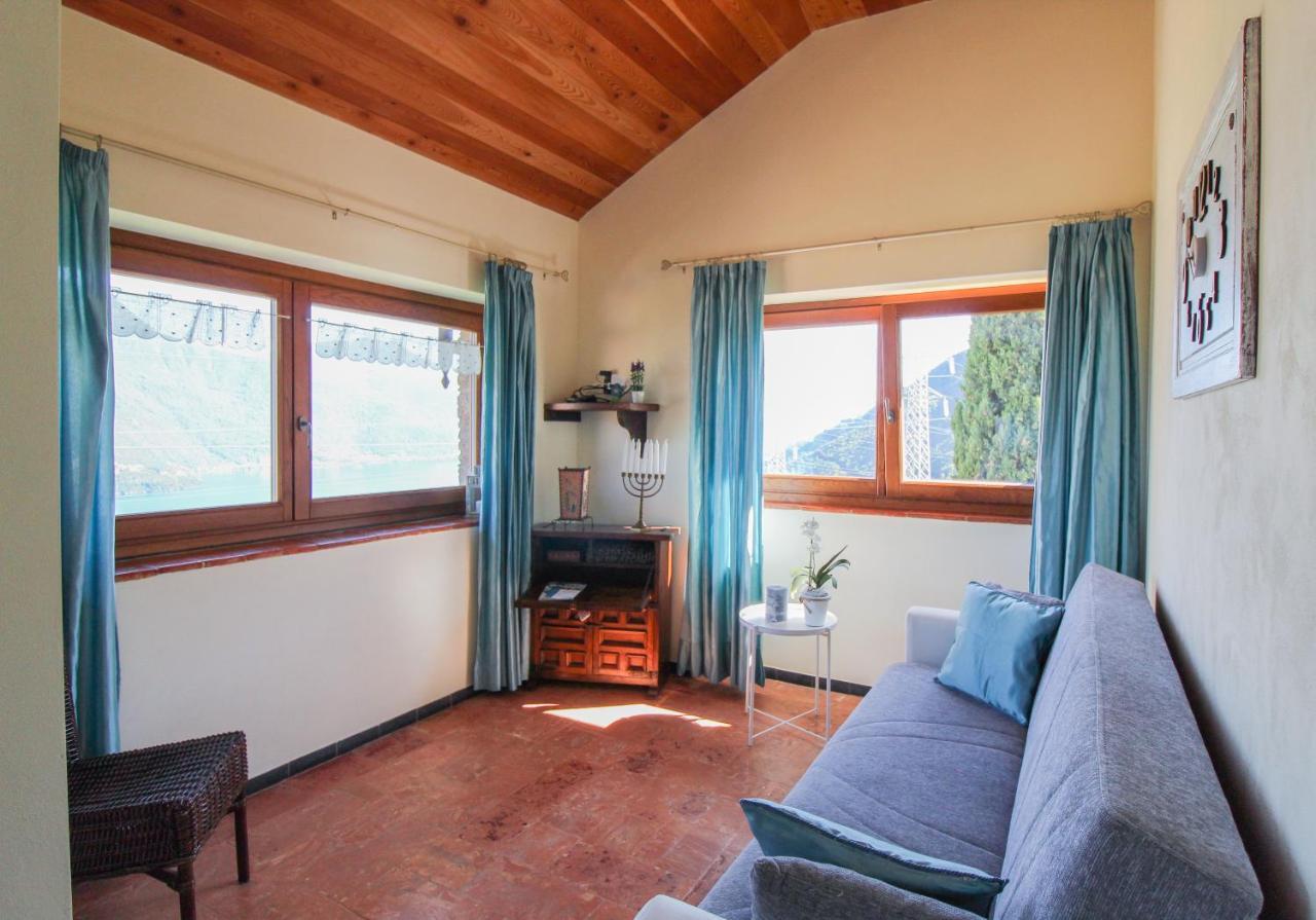 Residenza Castellum Apartment Stazzona Luaran gambar
